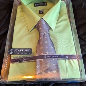 Stafford regular fit dress shirt sz 17.5 34/35 with tie.